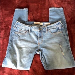 🌺 Hollister Low Rise Super Skinny Jean